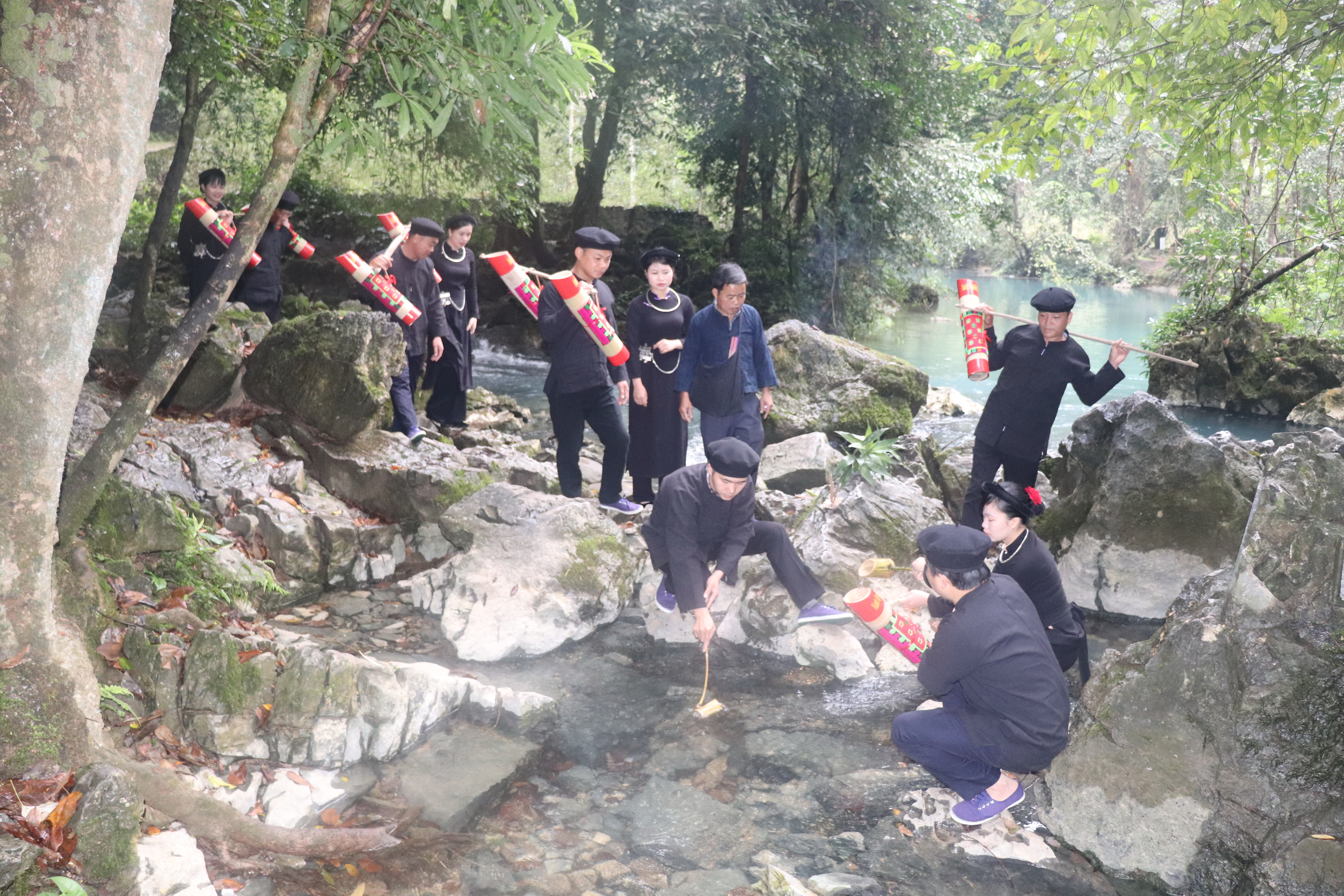 Độc đáo nghi lễ lấy nước đầu nguồn của người Nùng